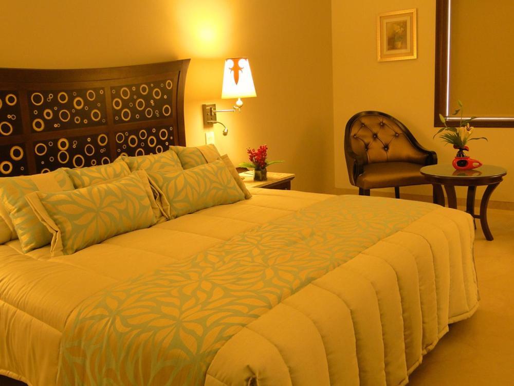 Sai Palace Hotel Мумбаи Экстерьер фото