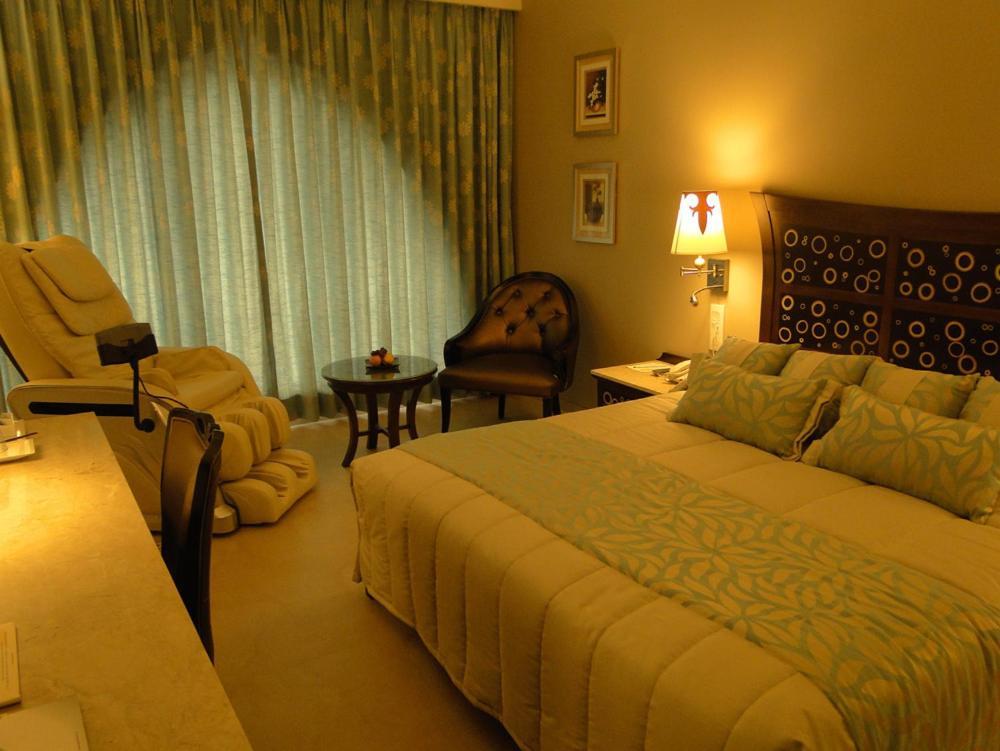 Sai Palace Hotel Мумбаи Экстерьер фото